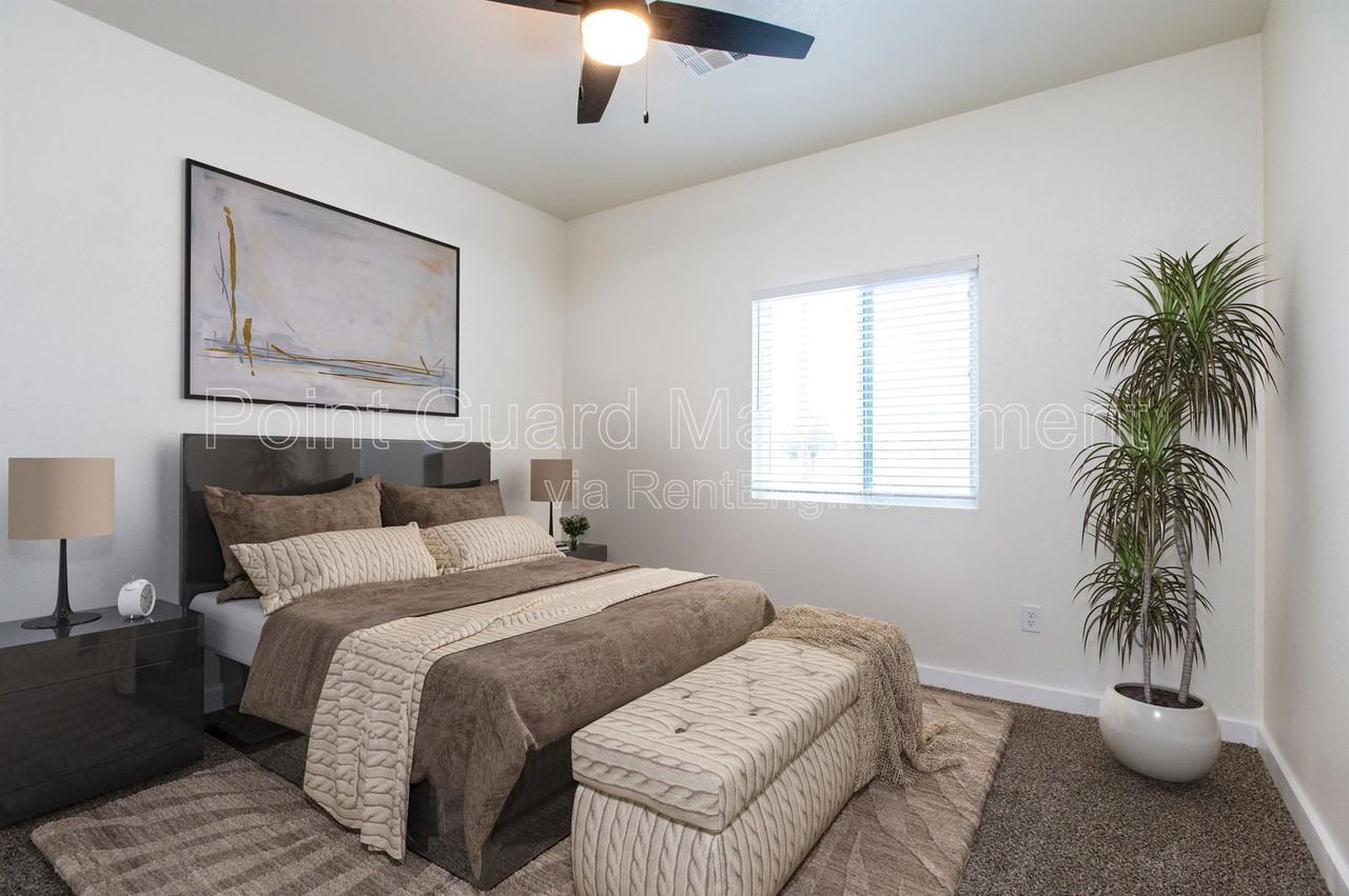 2849 N Oliver St - Photo 4 of 32