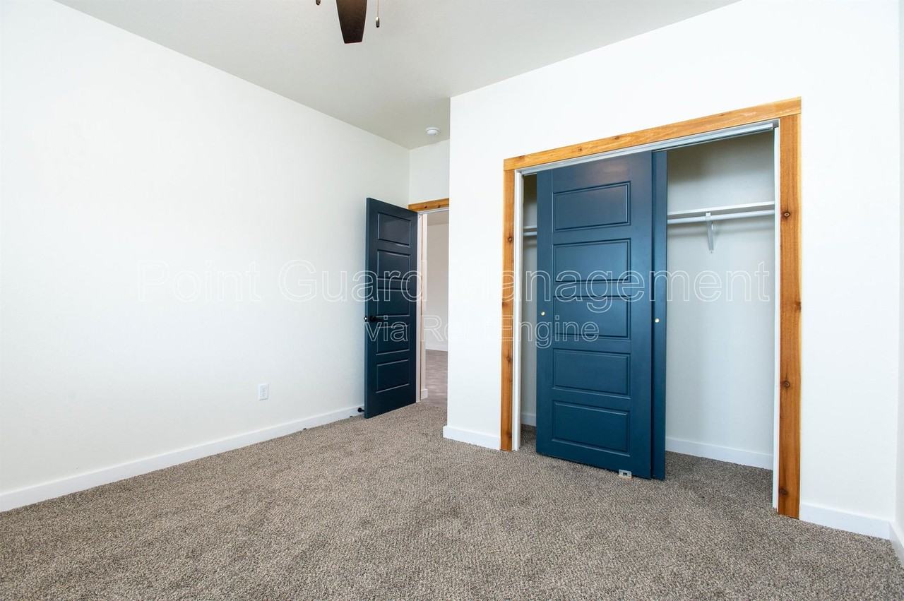 2849 N Oliver St - Photo 5 of 32