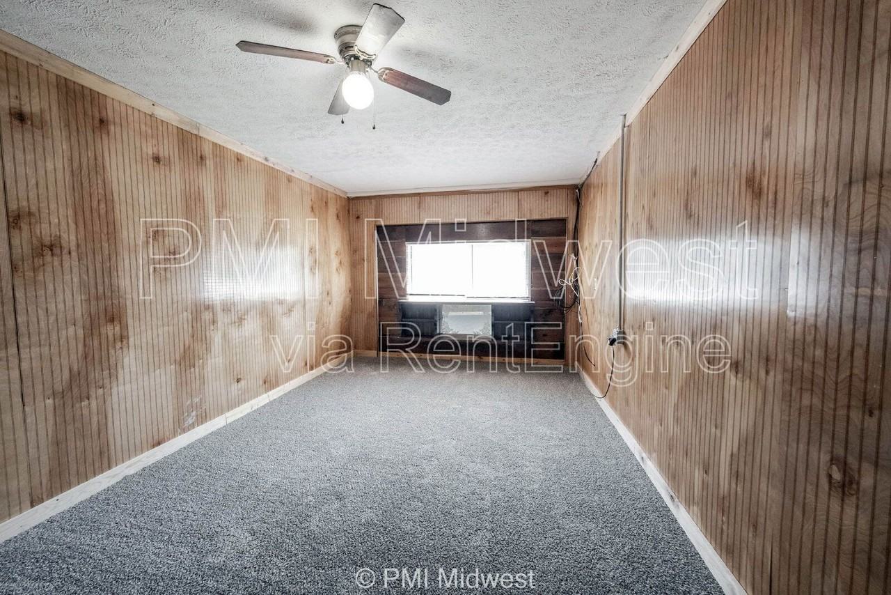 3926 Malibu Dr - Photo 7 of 17