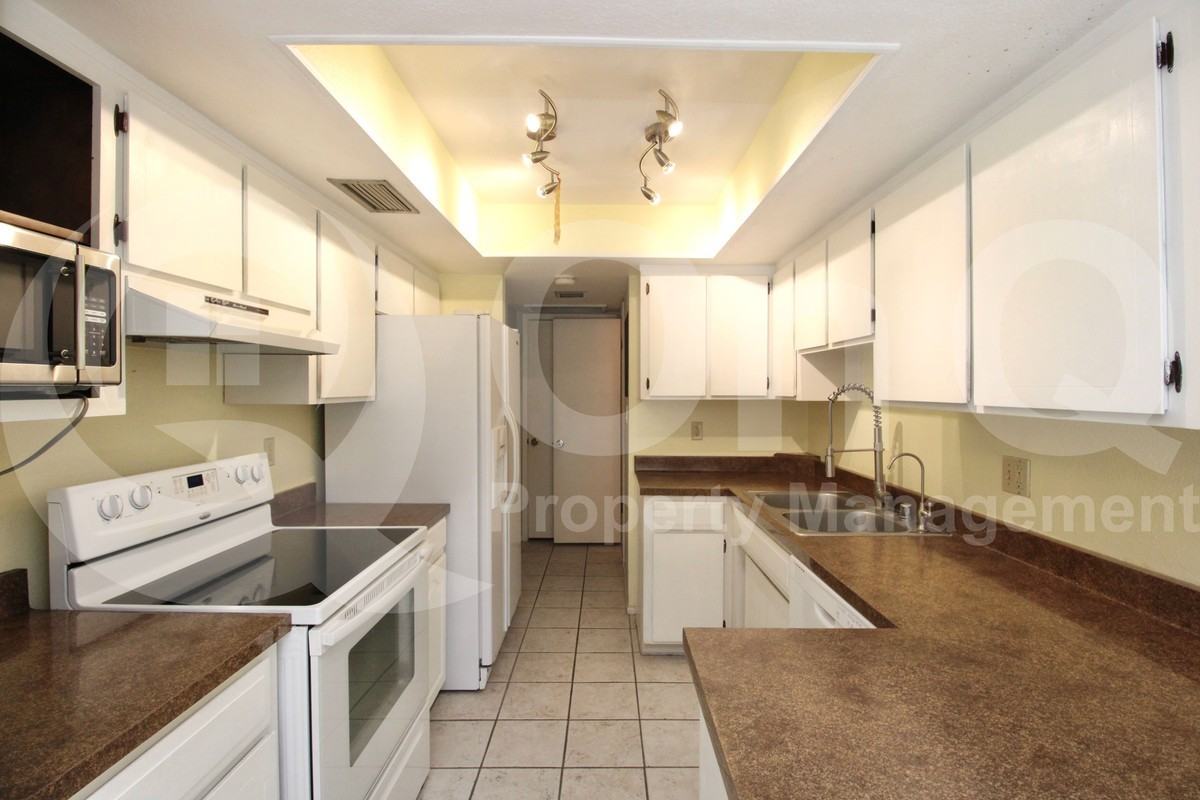 5258 S Deborah Dr - Photo 3 of 26