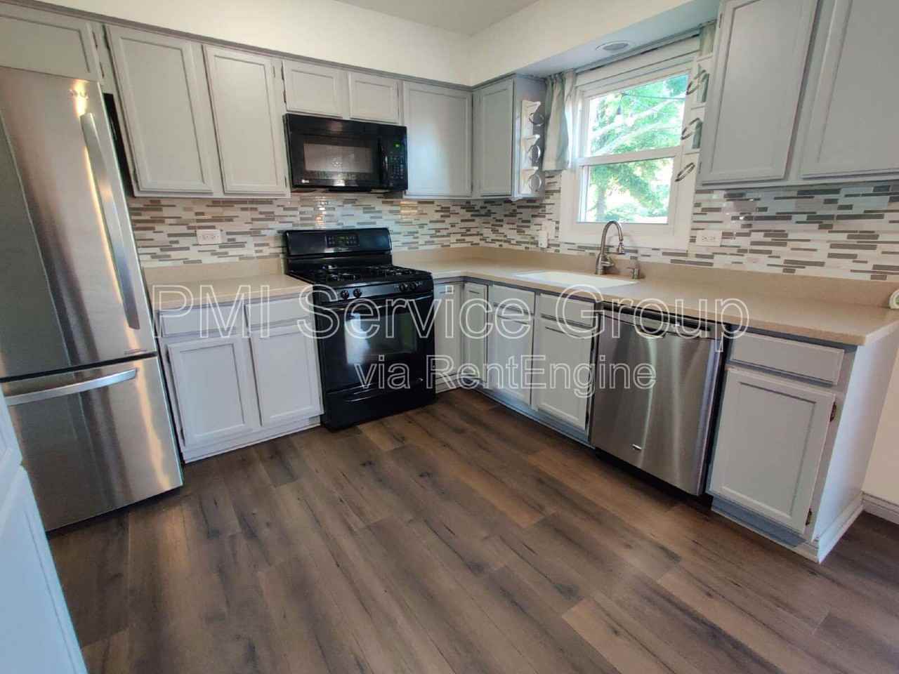 2709 Laurel Ct - Photo 3 of 20