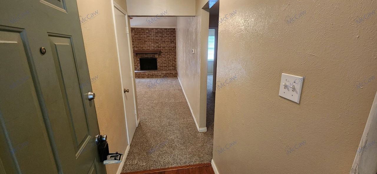 2204 Oak Hill Dr - Photo 3 of 26
