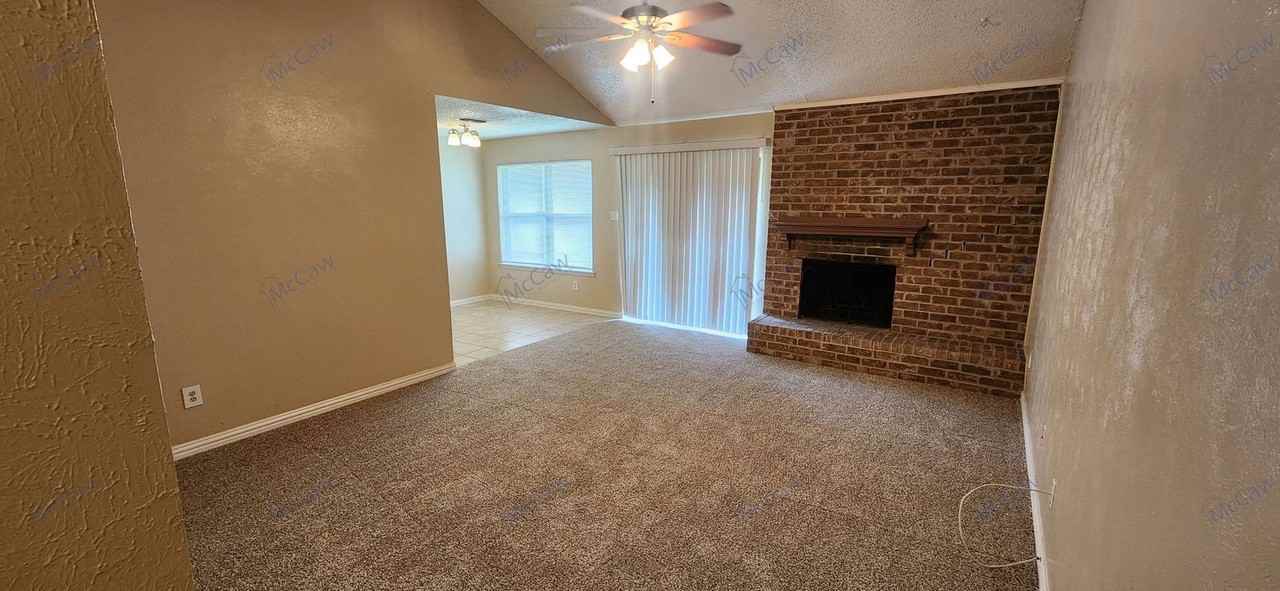 2204 Oak Hill Dr - Photo 5 of 26