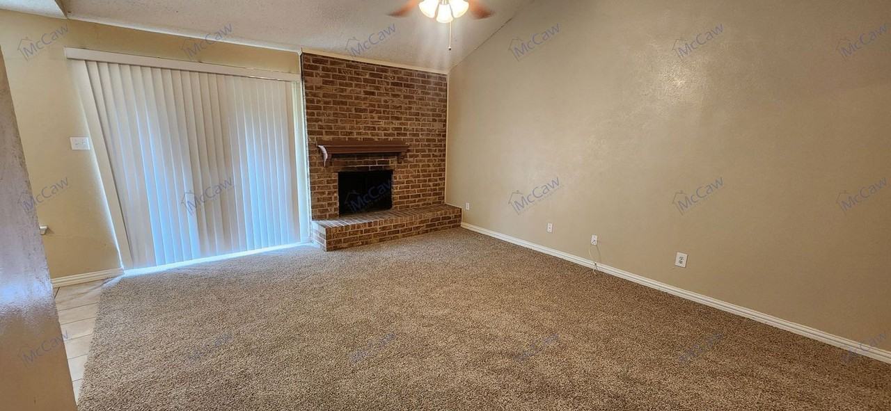 2204 Oak Hill Dr - Photo 6 of 26