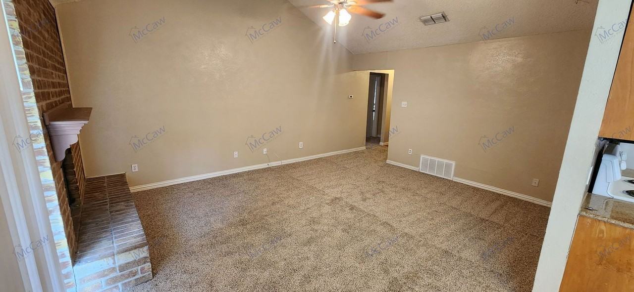 2204 Oak Hill Dr - Photo 7 of 26