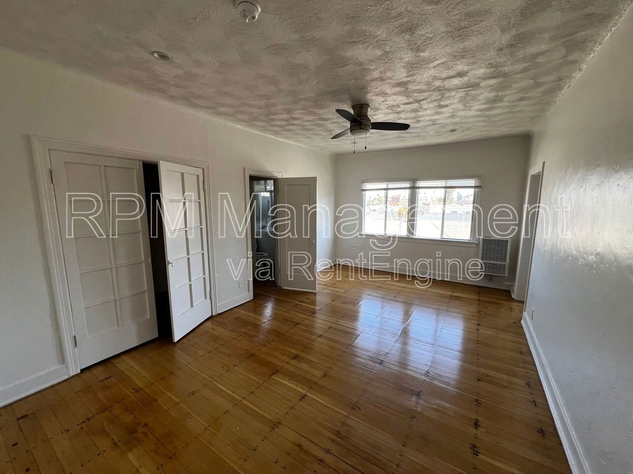 1740 Winona Blvd #304