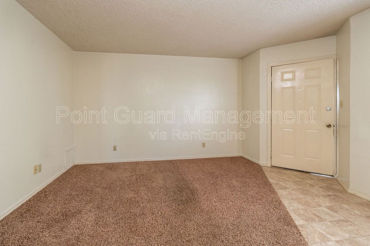 1817 E 24th Ave #5 - Photo 5 of 18