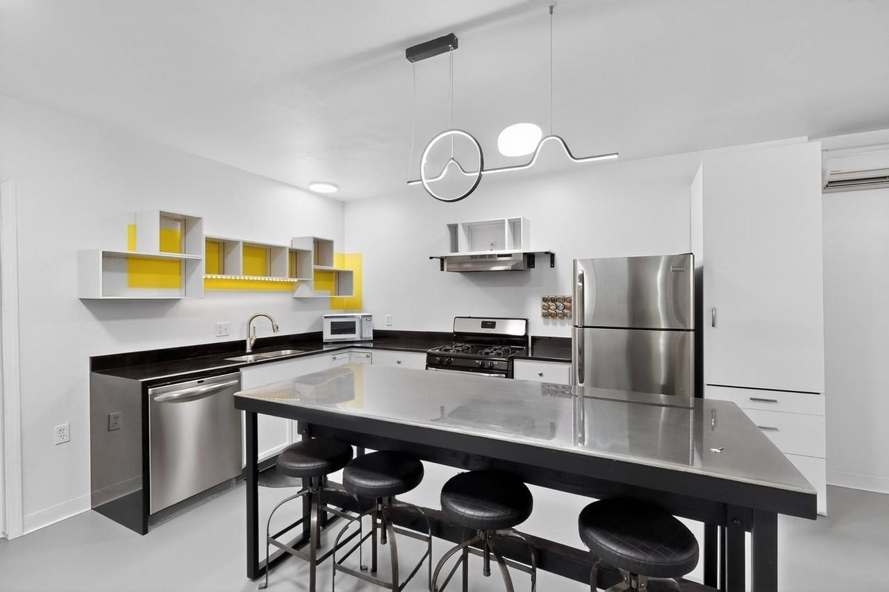 2419 Lead Ave Se - Photo 4 of 28