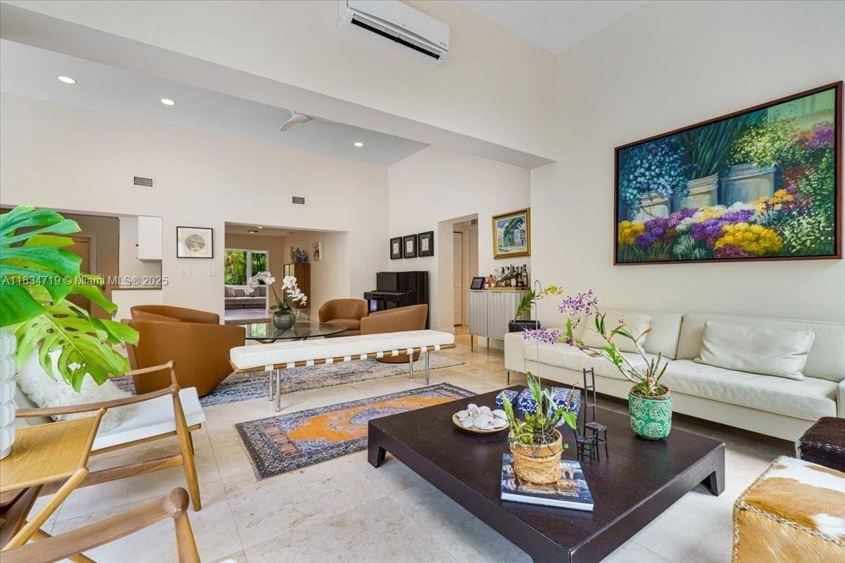 435 Ridgewood Road - Photo 5 of 32