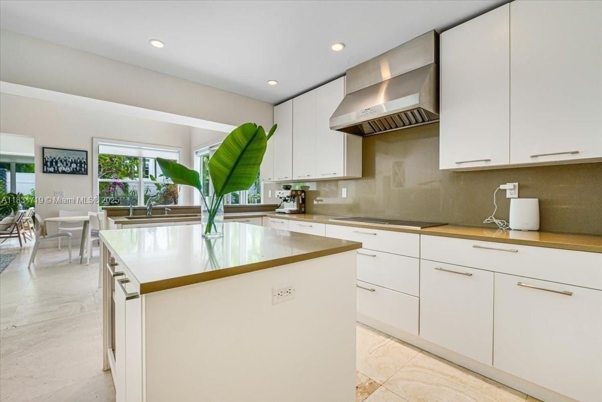 435 Ridgewood Road - Photo 7 of 32