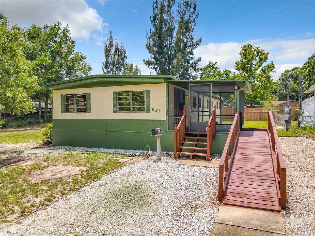 831 Wolf Trl - Photo 2 of 50