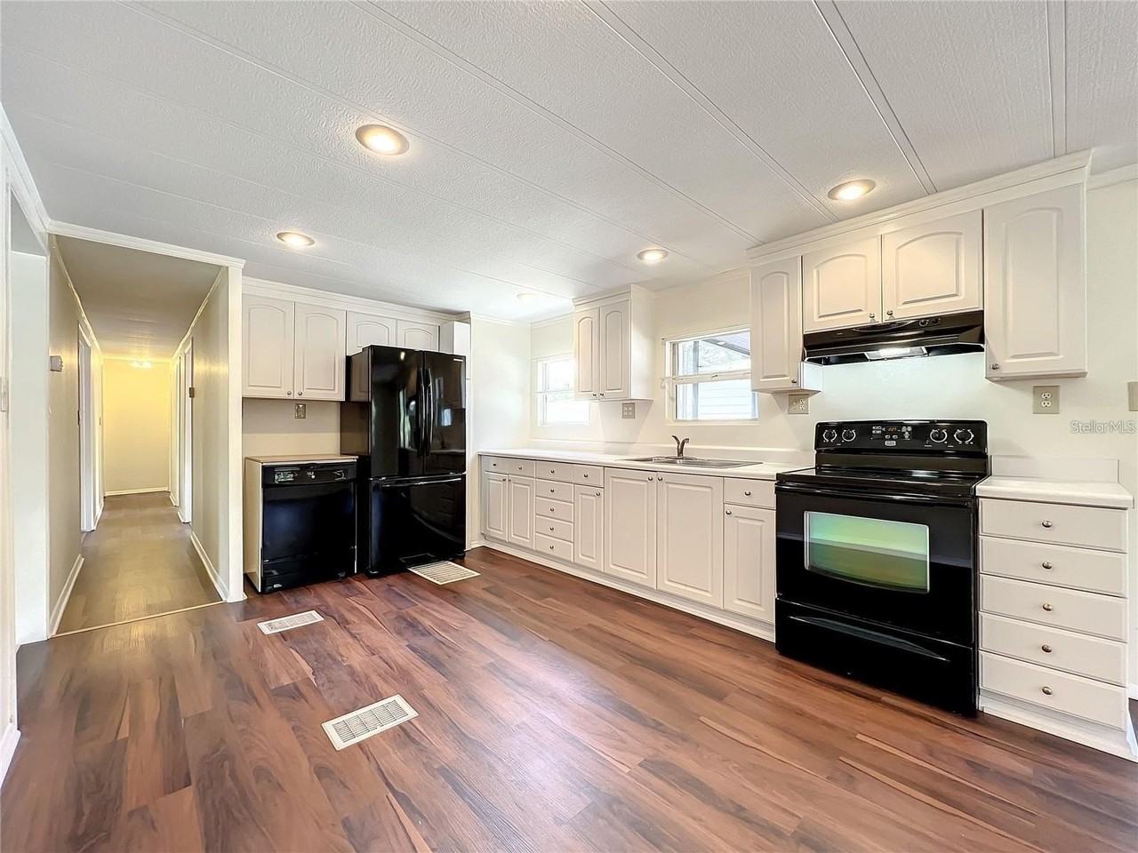 831 Wolf Trl - Photo 6 of 50