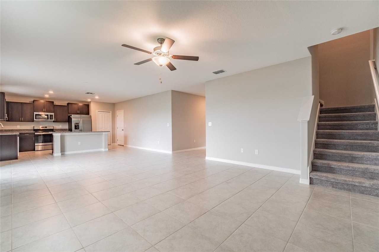 5420 Grays Harbor Court - Photo 4 of 30