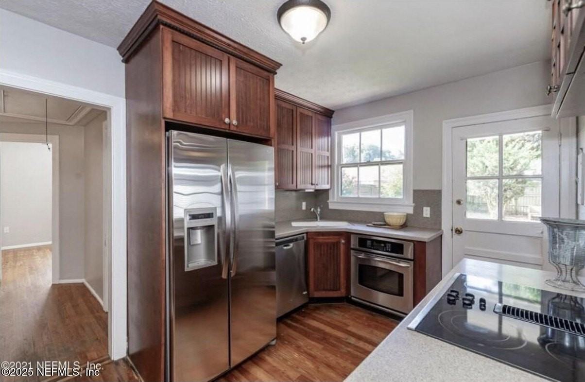 1802 Kingswood Rd - Photo 3 of 13