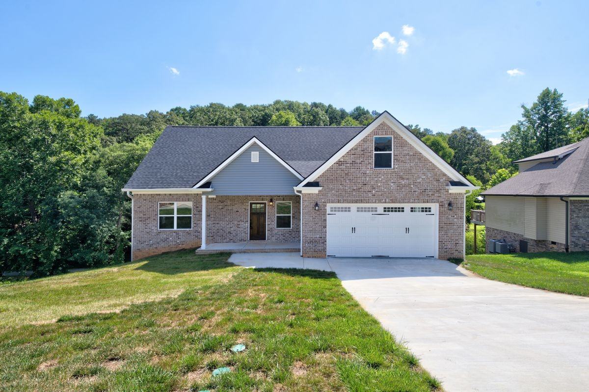 611 Sunset Valley Dr - Photo 2 of 37