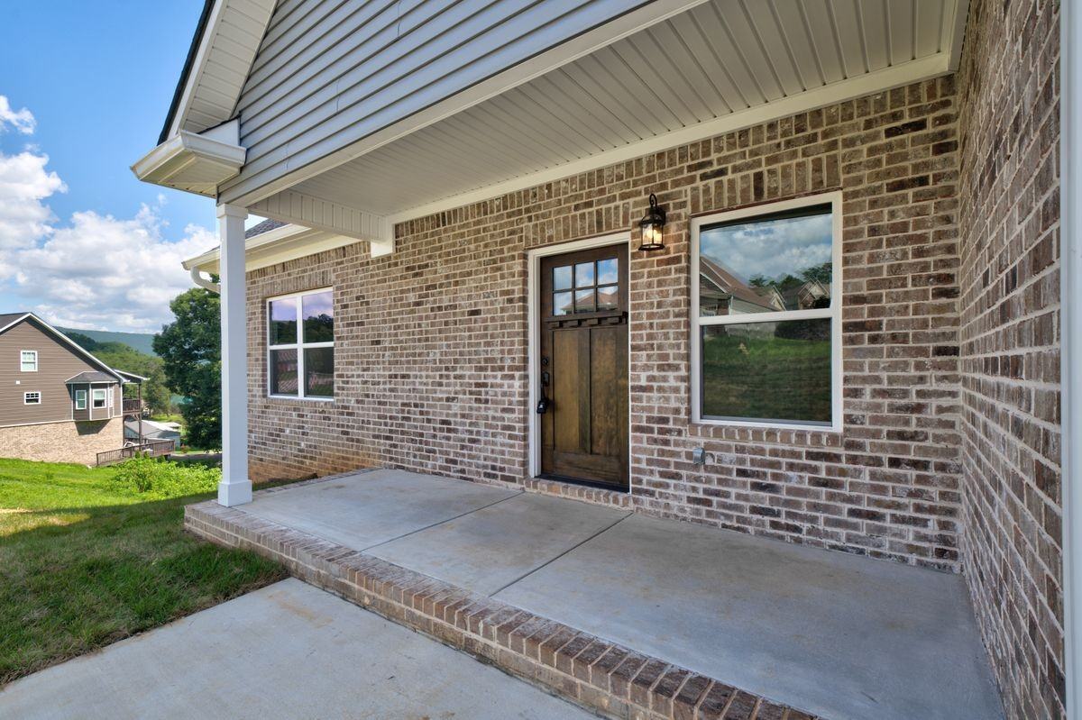 611 Sunset Valley Dr - Photo 3 of 37