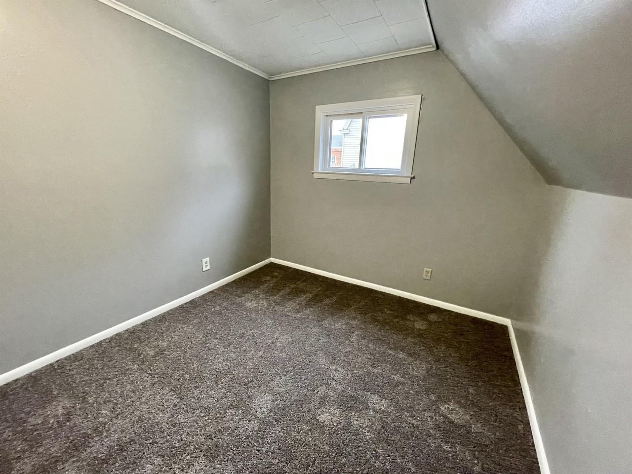 111 Southside Pkwy - Photo 3 of 13