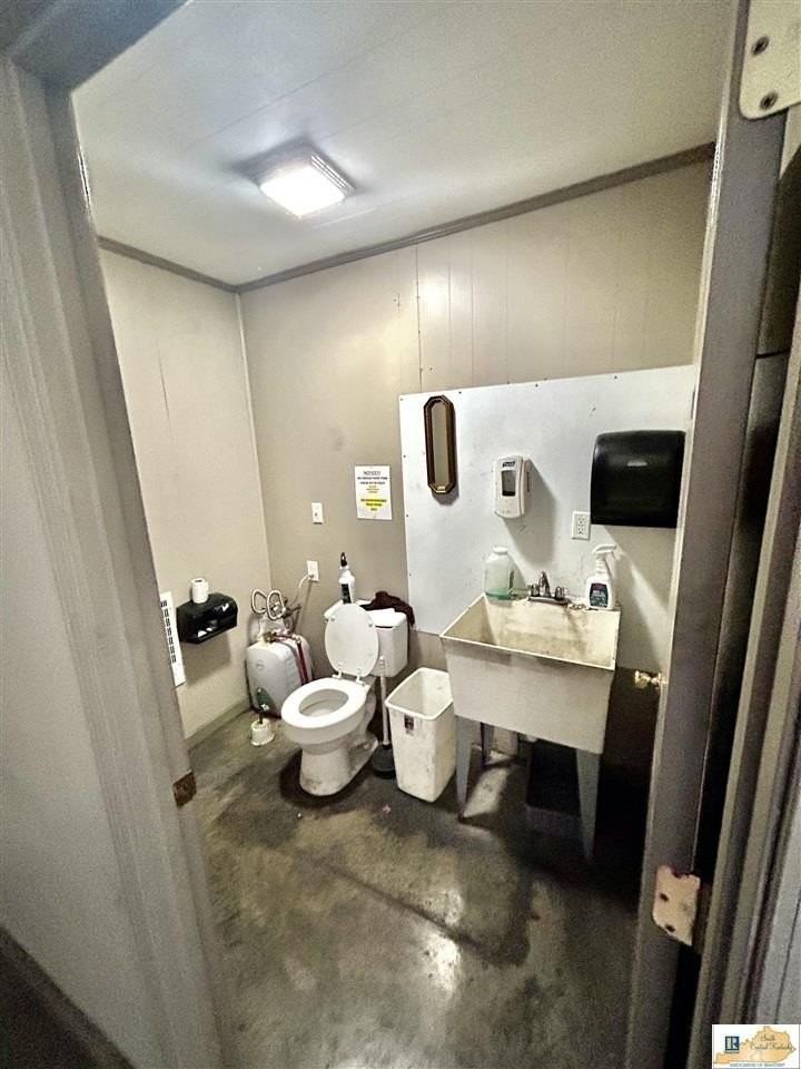 301B Reynolds Rd - Photo 6 of 10