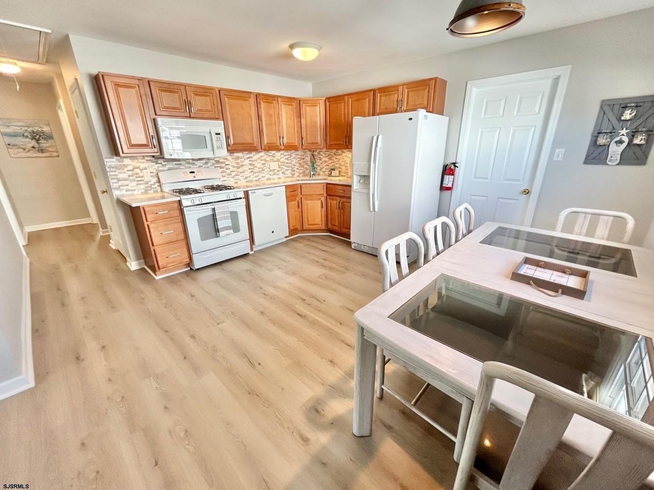 302 Sheridan Pl - Photo 3 of 15