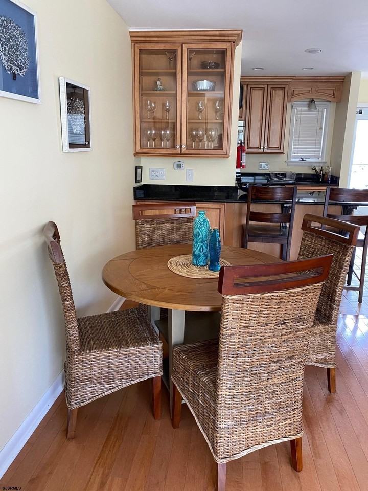 221 N 36th Ave - Photo 6 of 24