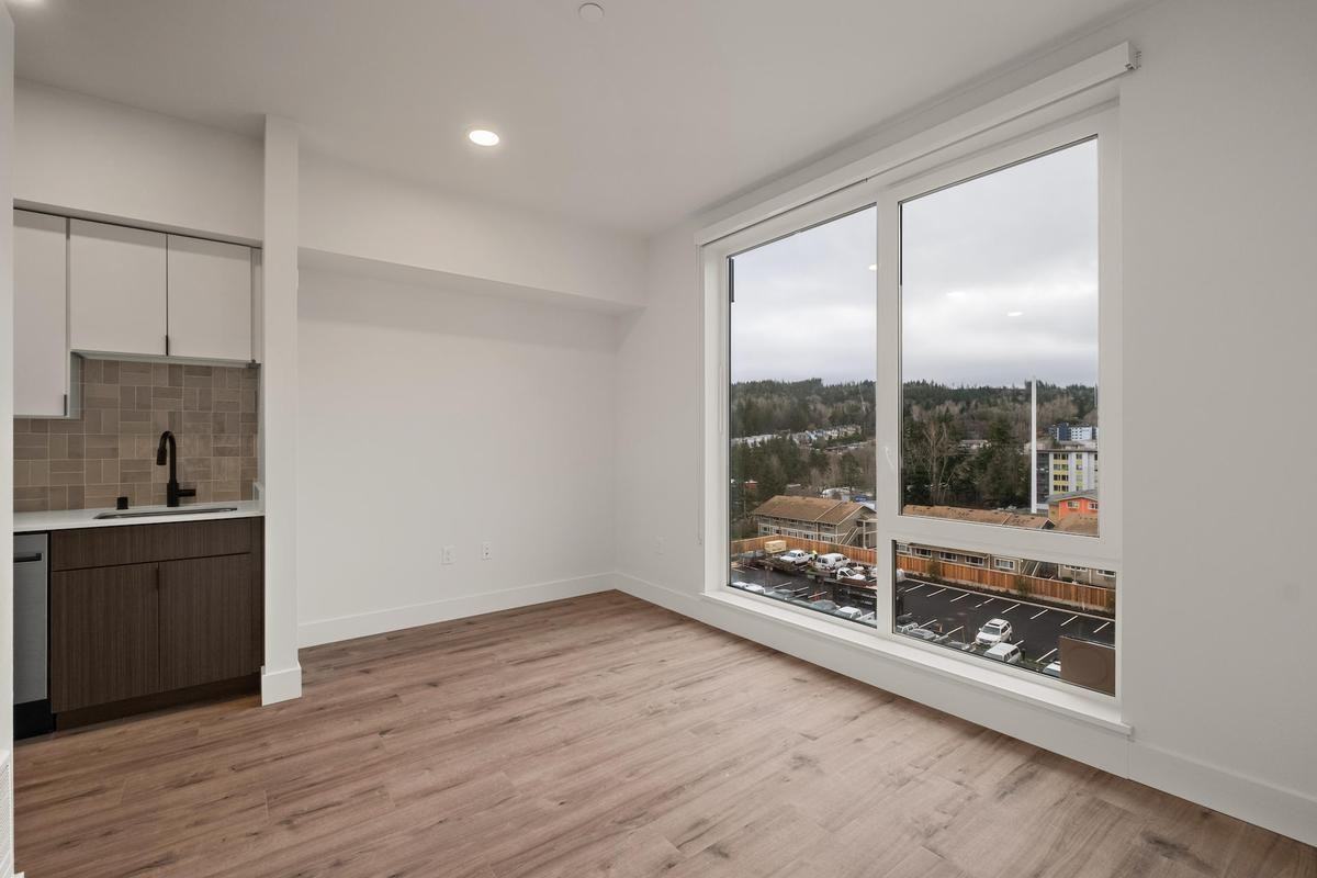 208 N Samish Way - Photo 3 of 17