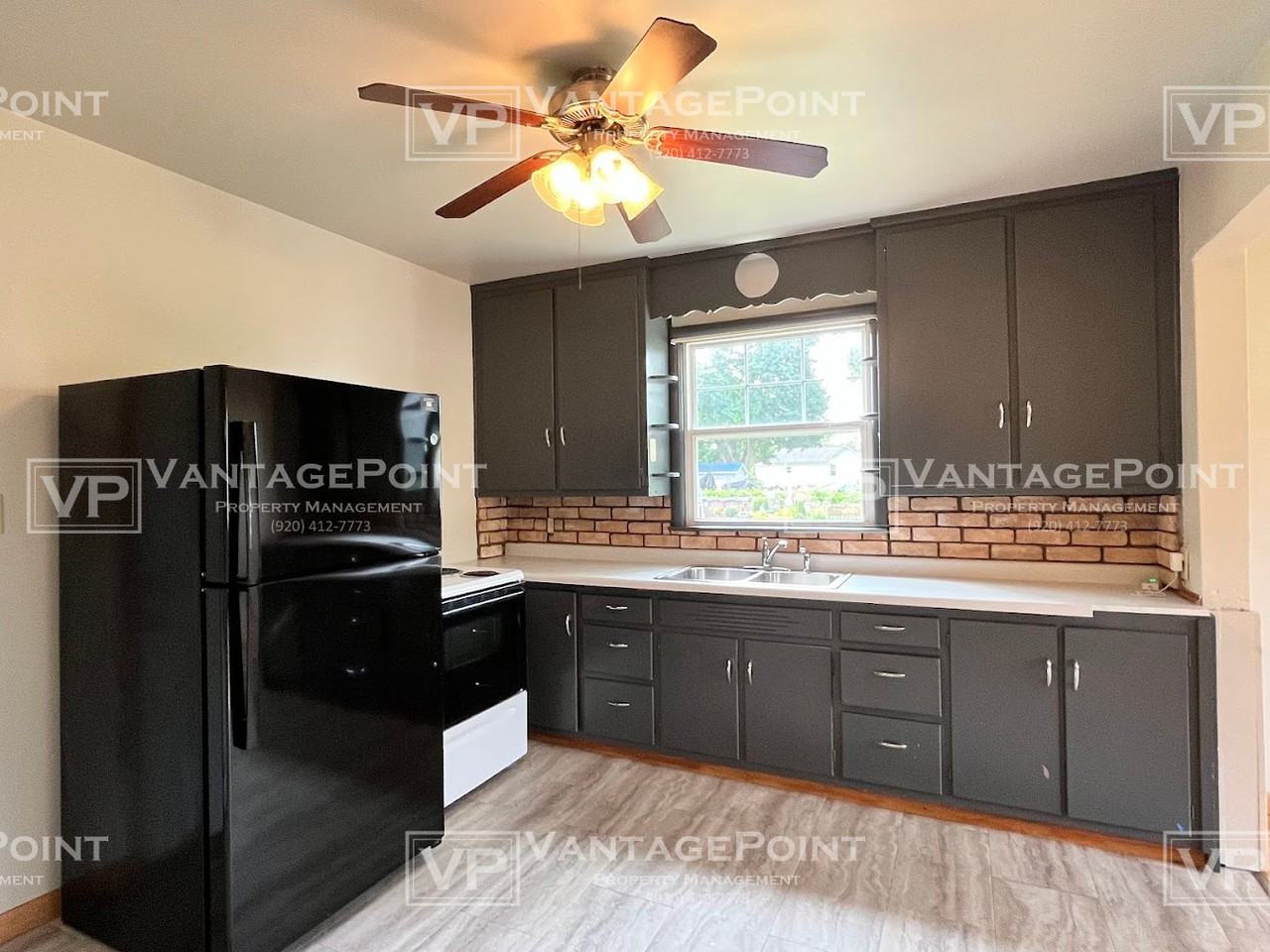 320 Houston St - Photo 3 of 18