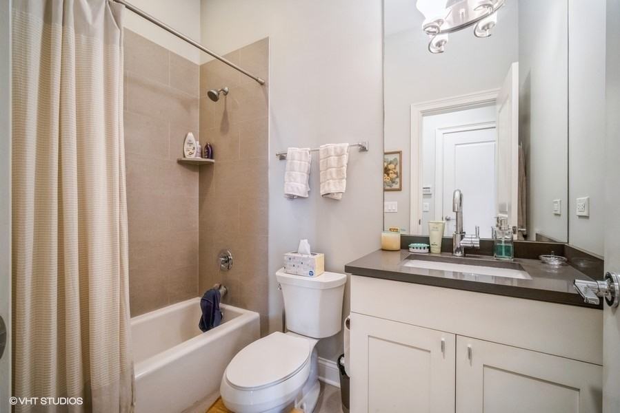 3745 N Sheffield Ave #3 - Photo 3 of 14