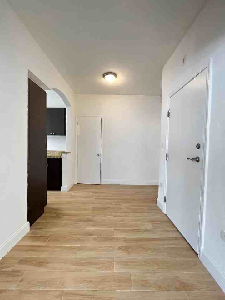 1120 Pennsylvania Ave #108 - Photo 4 of 10