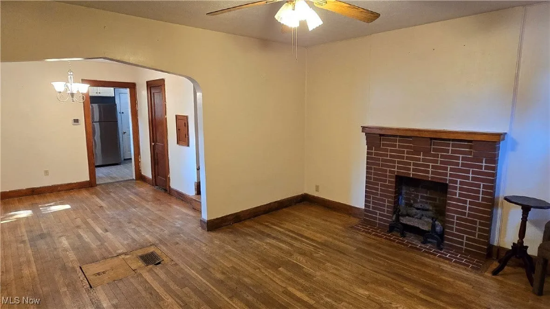 1016 20th St - Photo 2 of 20