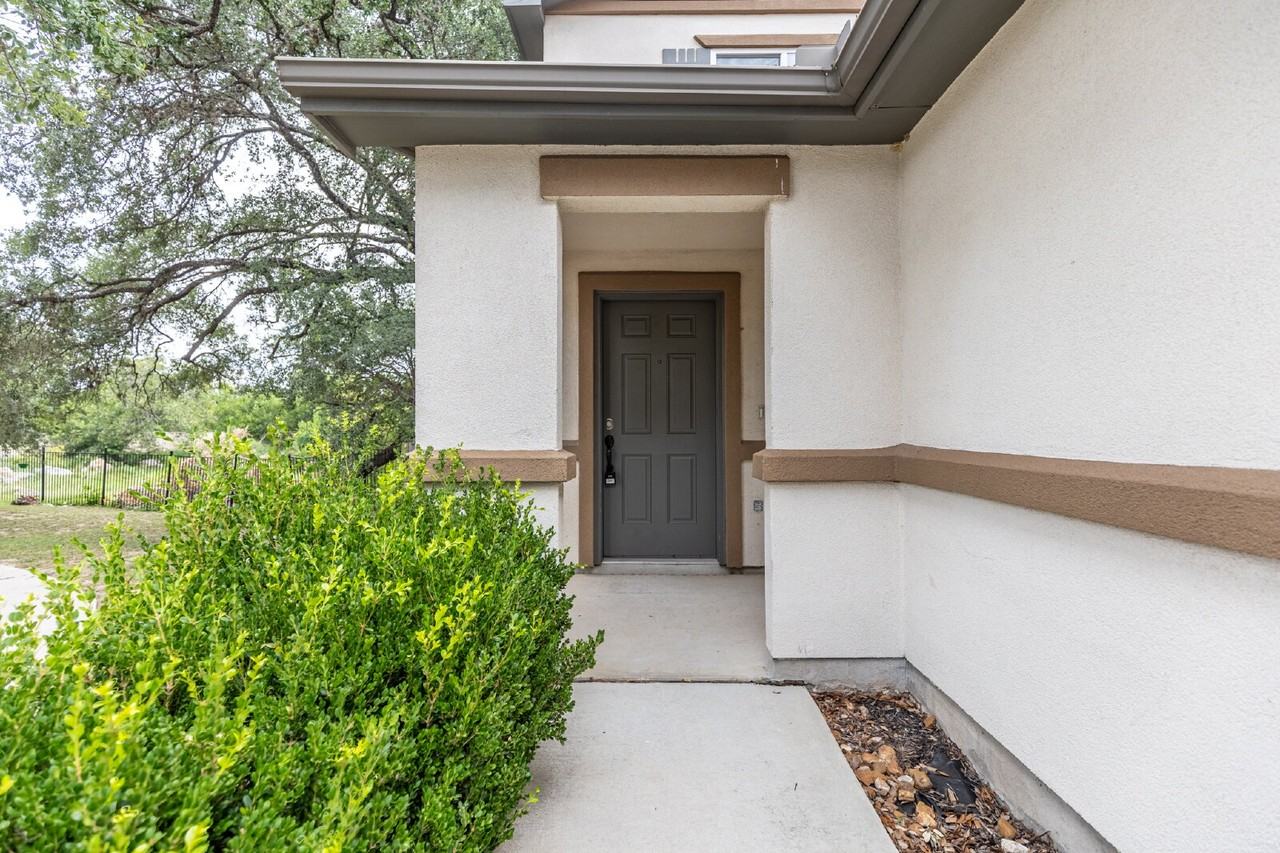 10322 Relic Oaks - Photo 2 of 32