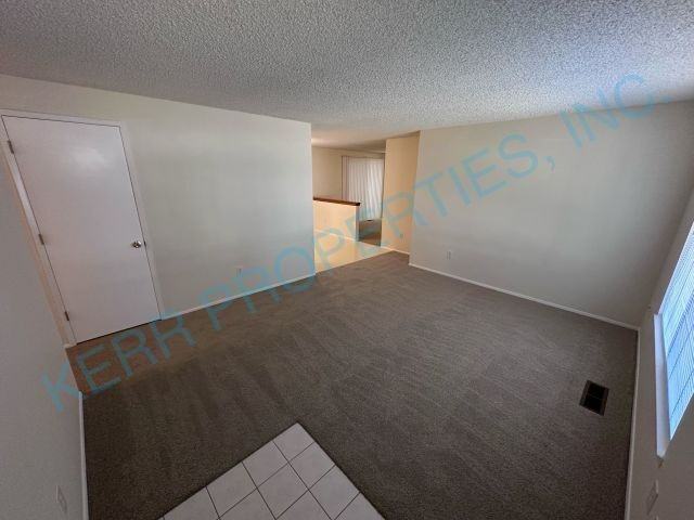 2530 Ne Hale Ave - Photo 2 of 21