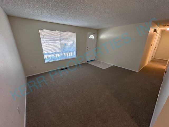 2530 Ne Hale Ave - Photo 3 of 21