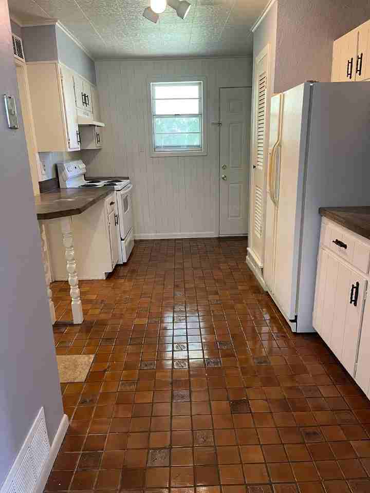 1401 Brookhaven Rd - Photo 2 of 15