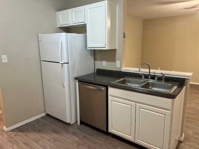 2708 Koller St - Photo 6 of 12