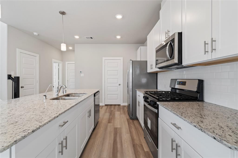 17131 White Acer Way - Photo 3 of 10