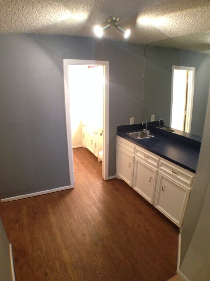 4739 2nd St - Photo 4 of 8