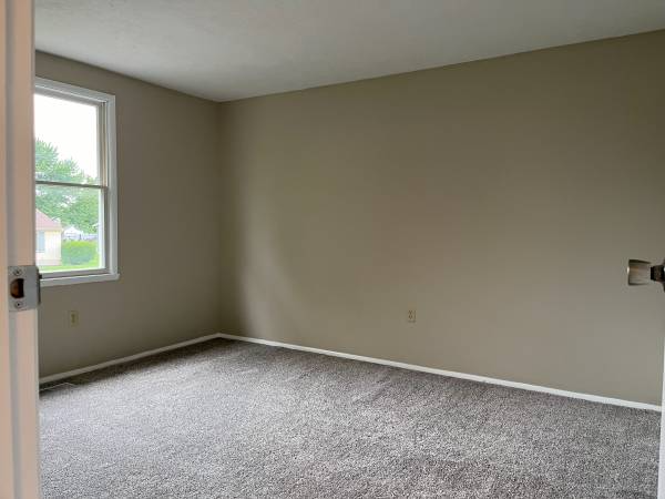 8069 Mccamidge Dr - Photo 3 of 6