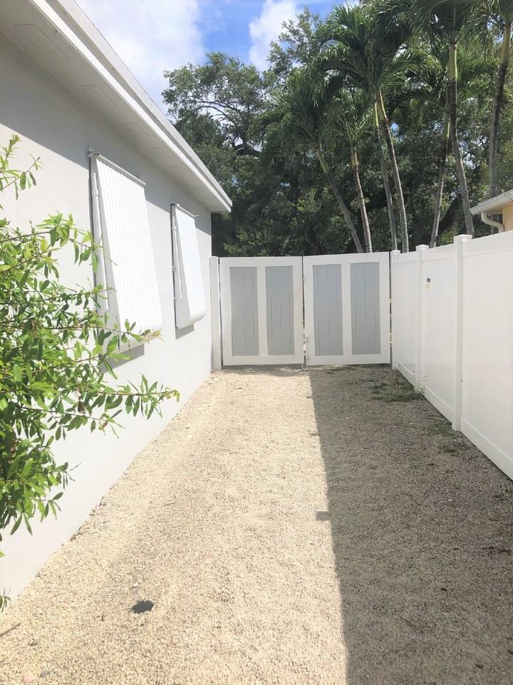 812 Southwest 16th Court - Photo 3 of 27