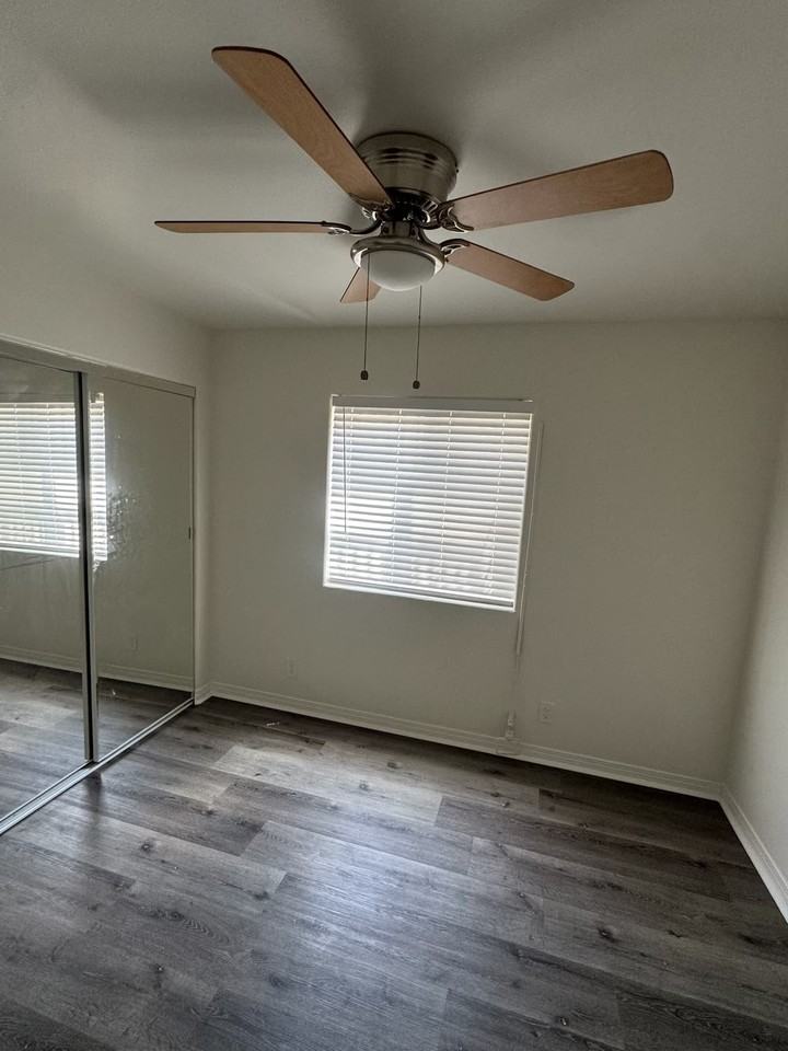 6804 11th Ave - Photo 2 of 10