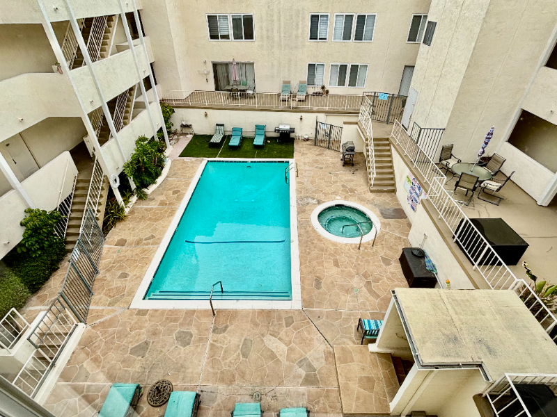 17440 Burbank Blvd #302 - Photo 2 of 18