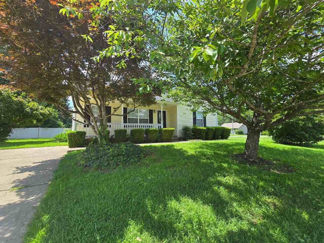 460 Caney Ln - Photo 2 of 20