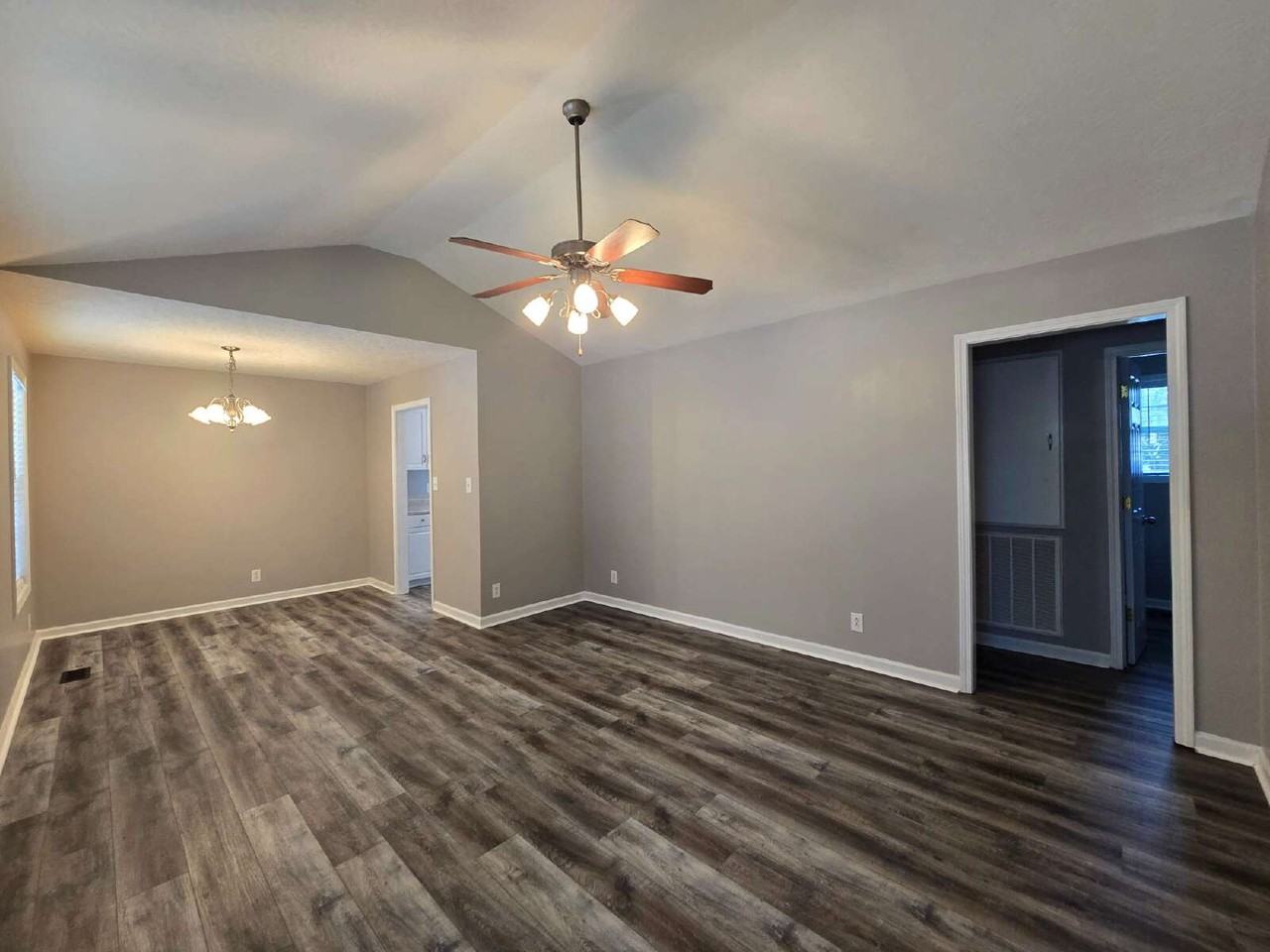 460 Caney Ln - Photo 3 of 20