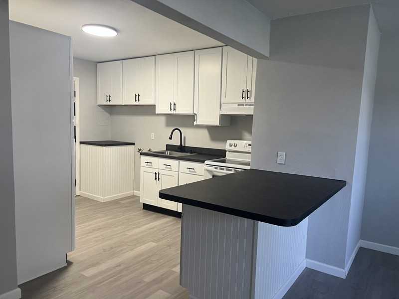 1422 Willow Ave #B - Photo 3 of 9