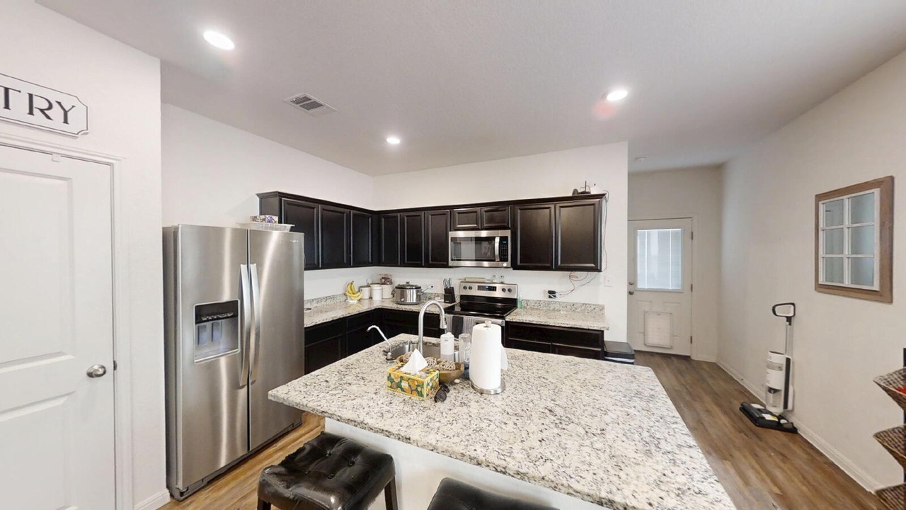 241 Rainey Dr - Photo 5 of 18