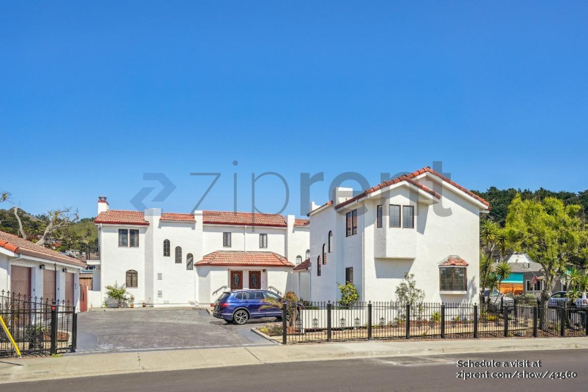 225 Moana Pl #C - Photo 2 of 24