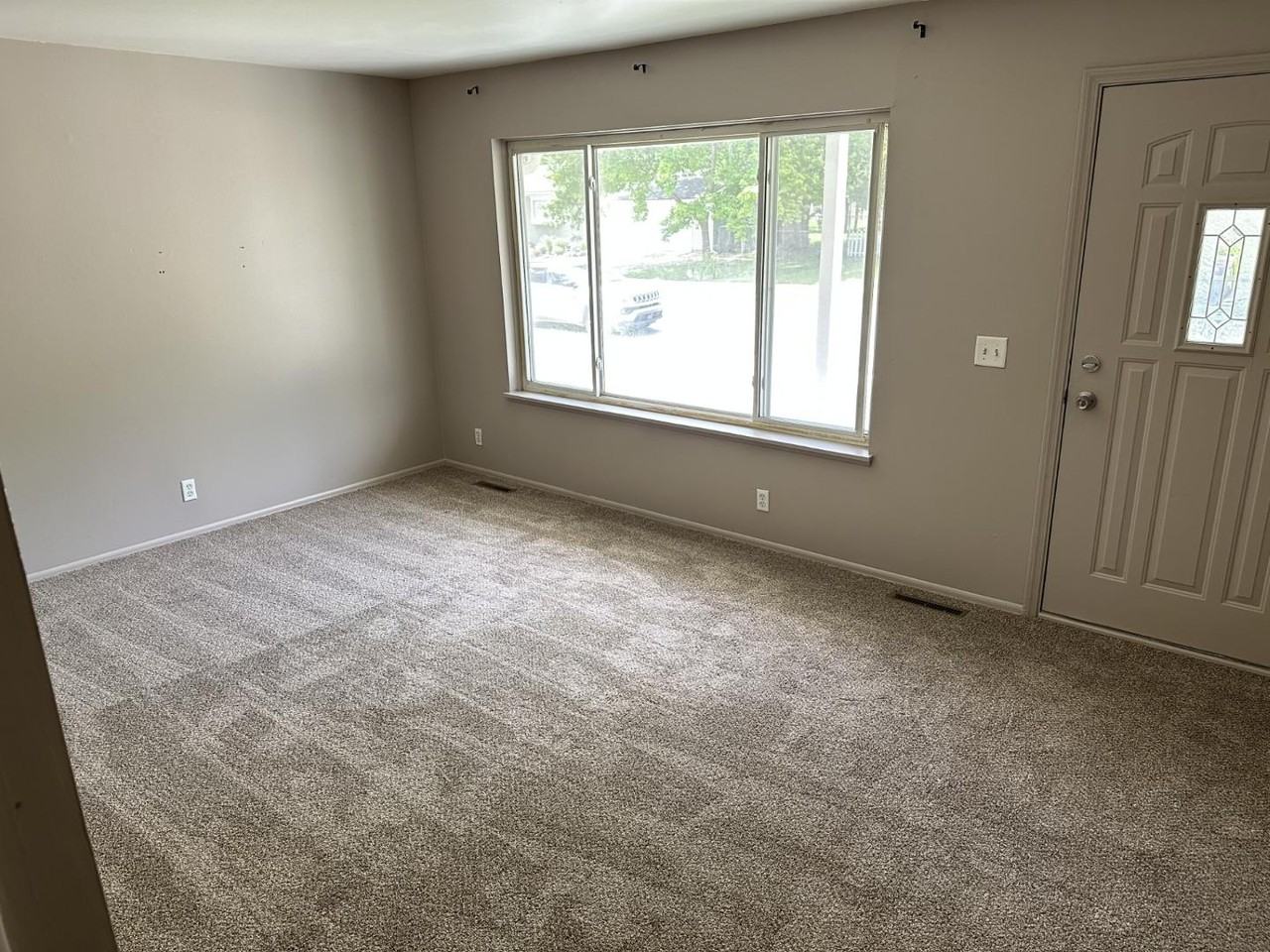 1315 1st St - Photo 3 of 14