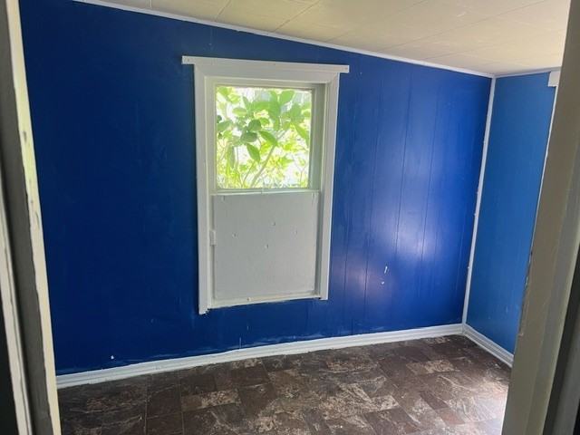 1055 S Dudley Ave - Photo 2 of 23