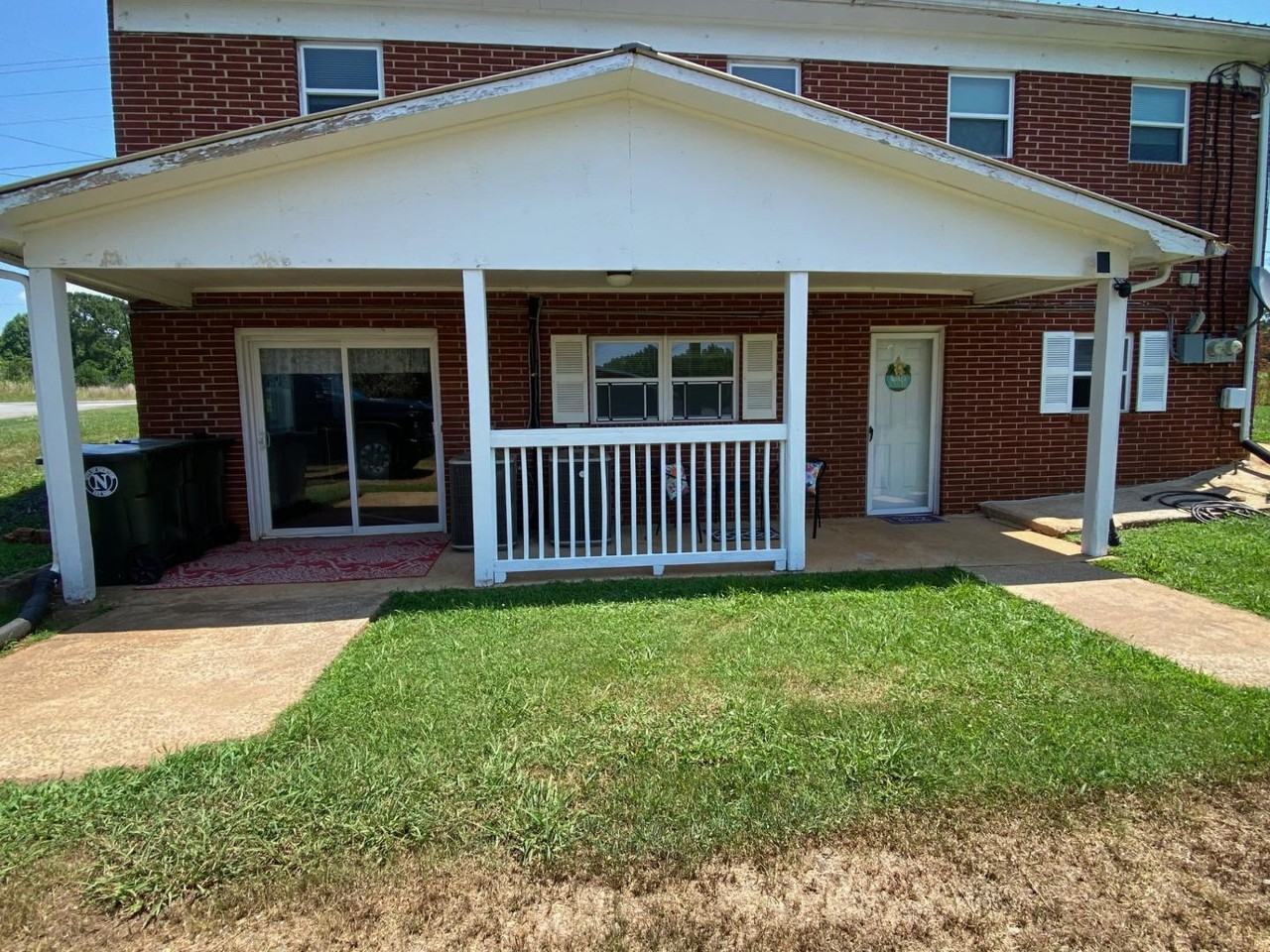 1109 Sunset St - Photo 2 of 20