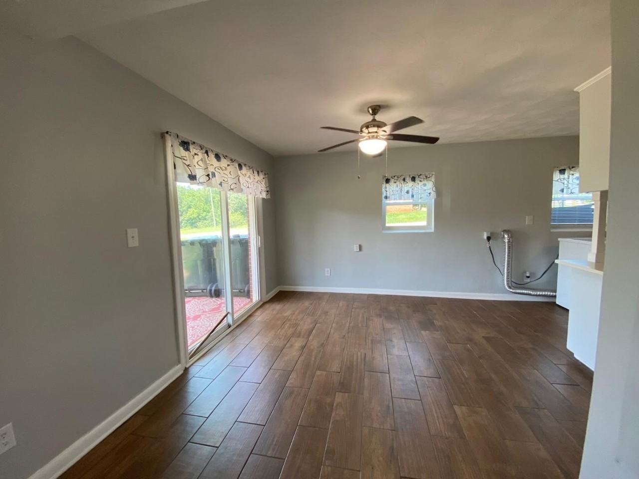 1109 Sunset St - Photo 3 of 20
