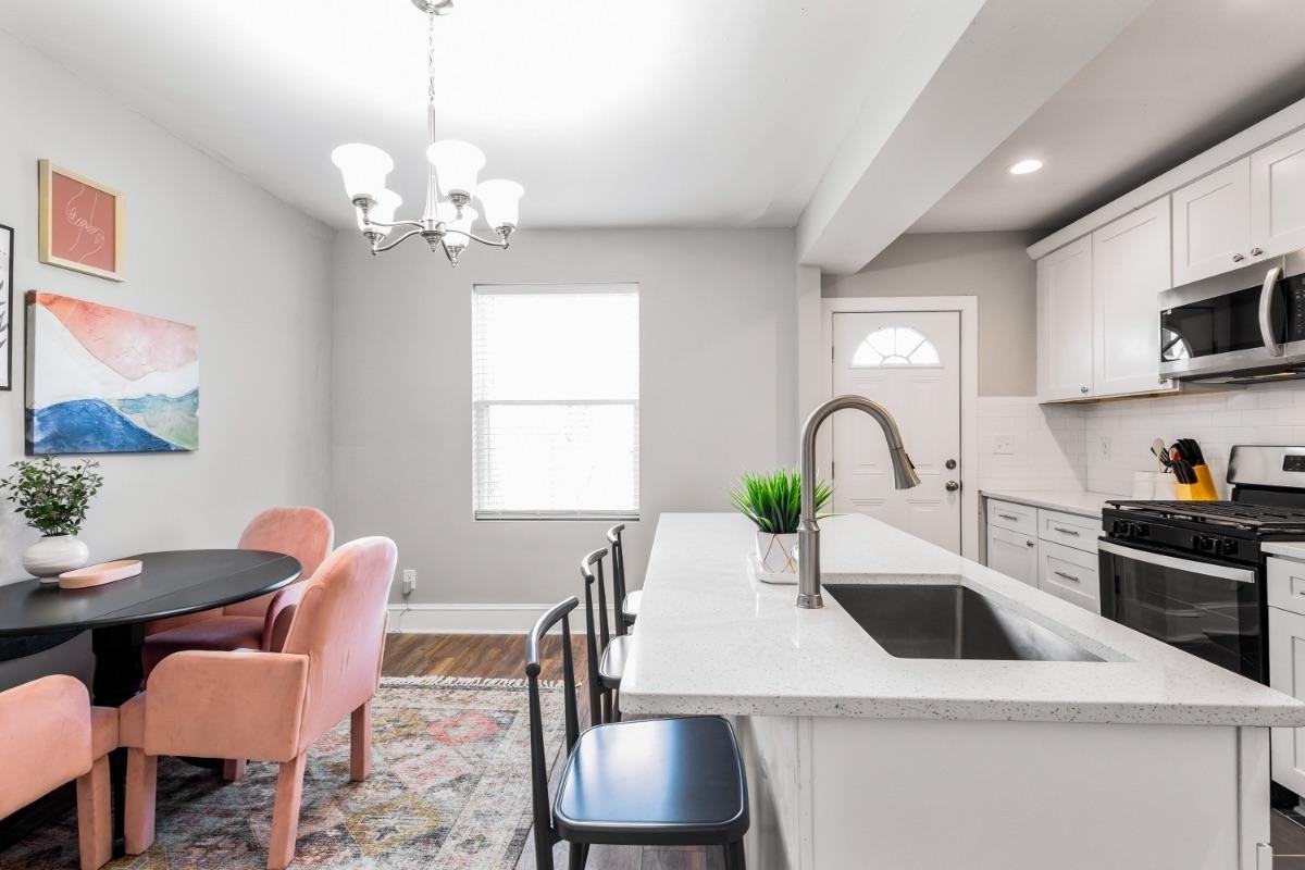 3026 West Leigh Street - Photo 7 of 12